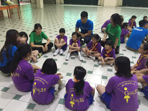 3:binary?id=1Ql1uZsJ8KM9iJGBsfUFVcSMVFK3jOrwo6MVNIKQGF2xkkO6Hygnm0DWAM85ZwGM:The students organise a group activity for students from Our Lady of Fatima Girls School in Macao