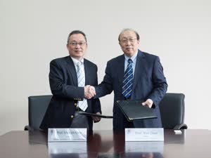 1:binary?id=XhJ4HoE2W4uaKwqWkKd_2FkEgVZ_2FLY0QflSRW0fHbUIdzBHErhsPWEFF8lGMHBNpnp:(From left) Dr Felix Gwo and UM Rector Wei Zhao sign a MOU
