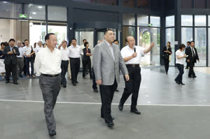 1:binary?id=prTxcOU5T5CovOxL3dNDT9aNu21kxFPSqUMKeV33XSYLXDyr19Z9CA_3D_3D:Chief Executive, Mr Chui Sai On, visits the new campus of University of Macau located in Hengqin, Zhuhai.