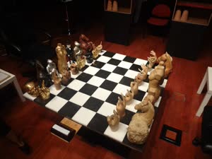 3:binary?id=qmQlV_2BCU71fi28BSe6h_2BC7MLmuj6gAXCdacSALoPc_2FOAUaBJERaVEg_3D_3D:The amazing chess board was designed by Konstantin Bessmertny, a famous Russian painter and sculptor who is now living in Macao